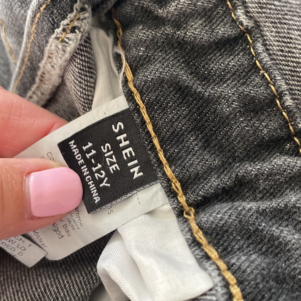 Shein girls size 11 -12 black overalls . Never worn - Picture 5 of 5